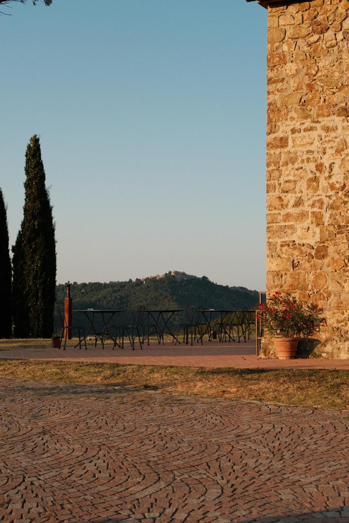 Vin Hotel - Wine Resort And Agriturismo Montieri Екстериор снимка