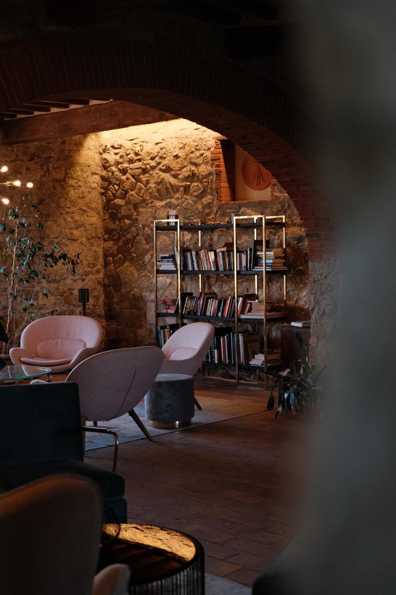 Vin Hotel - Wine Resort And Agriturismo Montieri Екстериор снимка